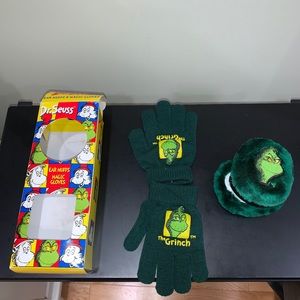NWT “The Grinch” themed earmuff/mitten set